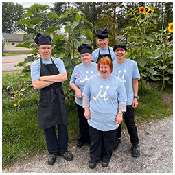 Ruuanvalmistus Mikael-kylä